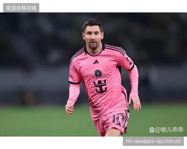 足球巨星怒踢广告牌：激情瞬间背后的商业传奇